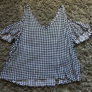 🌺Black and white plaid top🌺